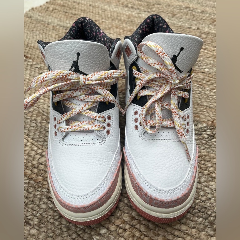 5Youth Jordan3 Vintage Floral. Barely worn and in almost new condition